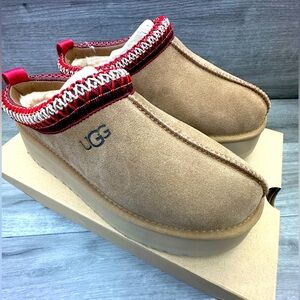 Women's Ugg Tazz Platform Slippers color Chestnut brand new never worn with boxe